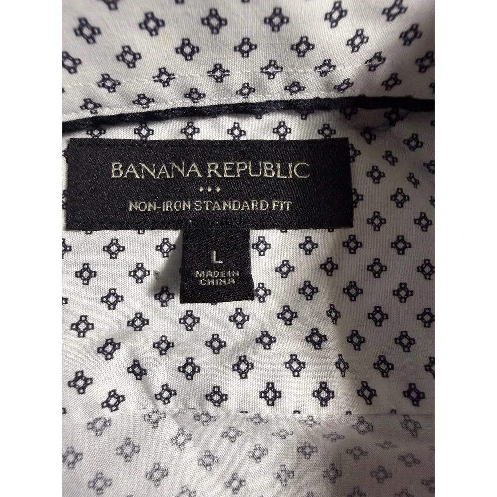 Banana Republic Button Down Mens Large White Non-Iron Standard Fit Geometric